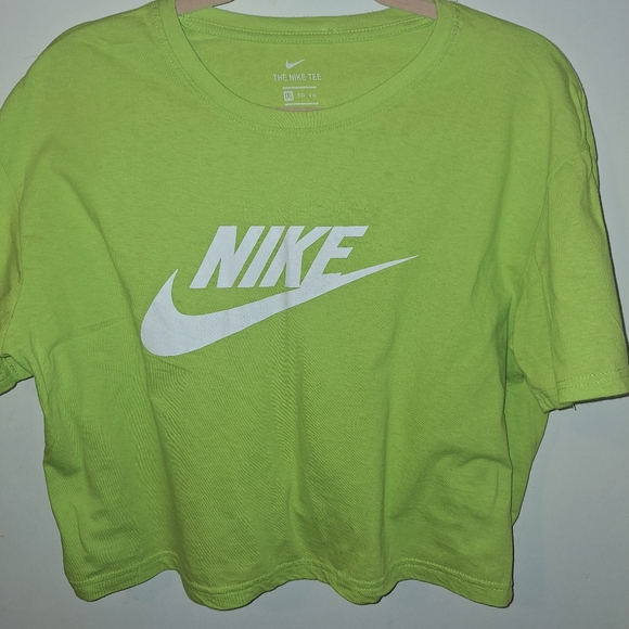 Nike Lime Green Crop Top - Picture 2 of 3
